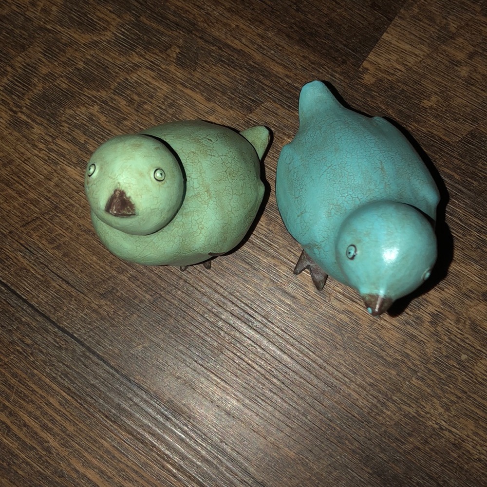 Cute decorative birds statues